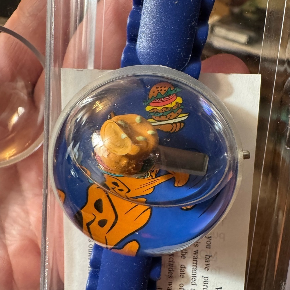 Scooby-Doo Warner Bros. Studio Store Promotional Kid's Watch Scooby w/ Hamburger - Picture 5 of 11